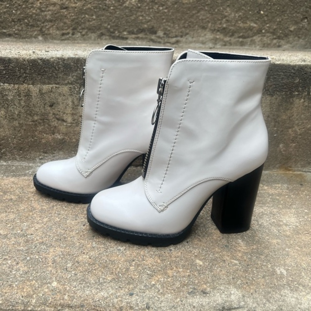 BCBGeneration White Ankle Boots with Zipper Detail